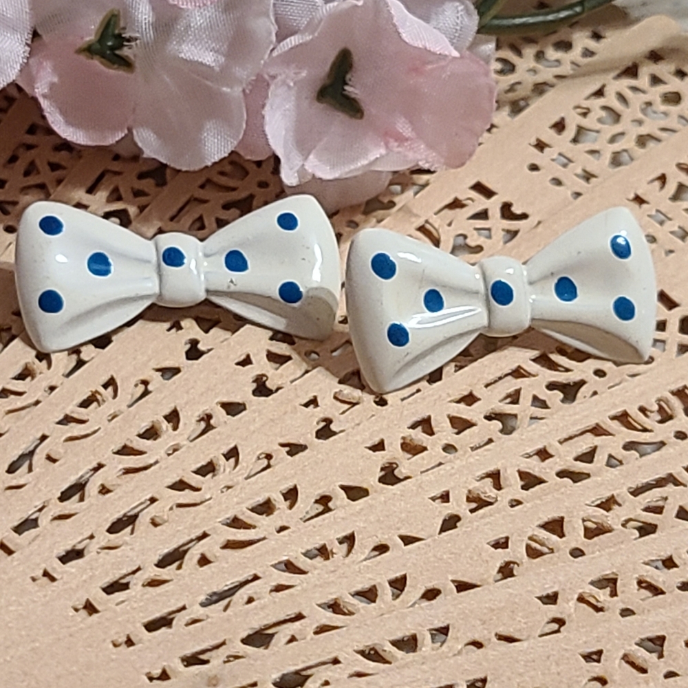 Retro 80's Style Earrings for sale light weight